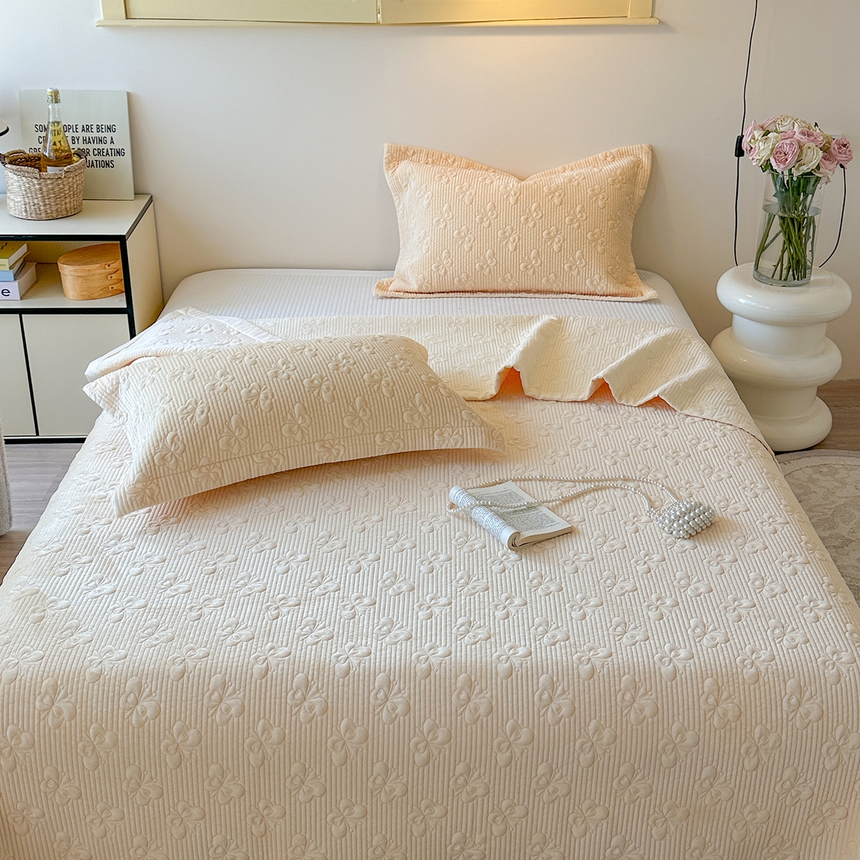 91家纺网 家纺一手货源 找家纺 琳可家居 2025新款蝴蝶系列棉加绒床盖 绒蝴蝶-米柔