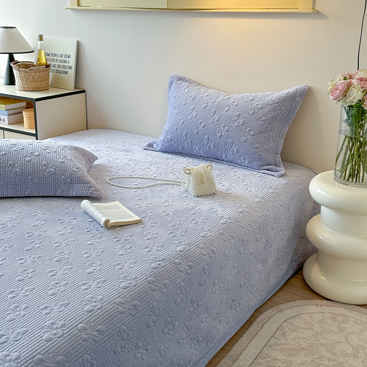 91家纺网 家纺一手货源 找家纺 琳可家居 2025新款蝴蝶系列棉加绒床盖 绒蝴蝶-紫韵