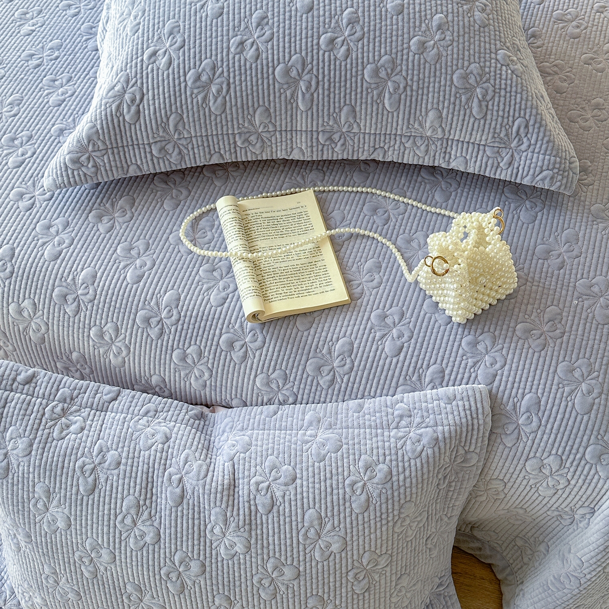 91家纺网 家纺一手货源 找家纺 琳可家居 2025新款蝴蝶系列棉加绒床盖 绒蝴蝶-紫韵