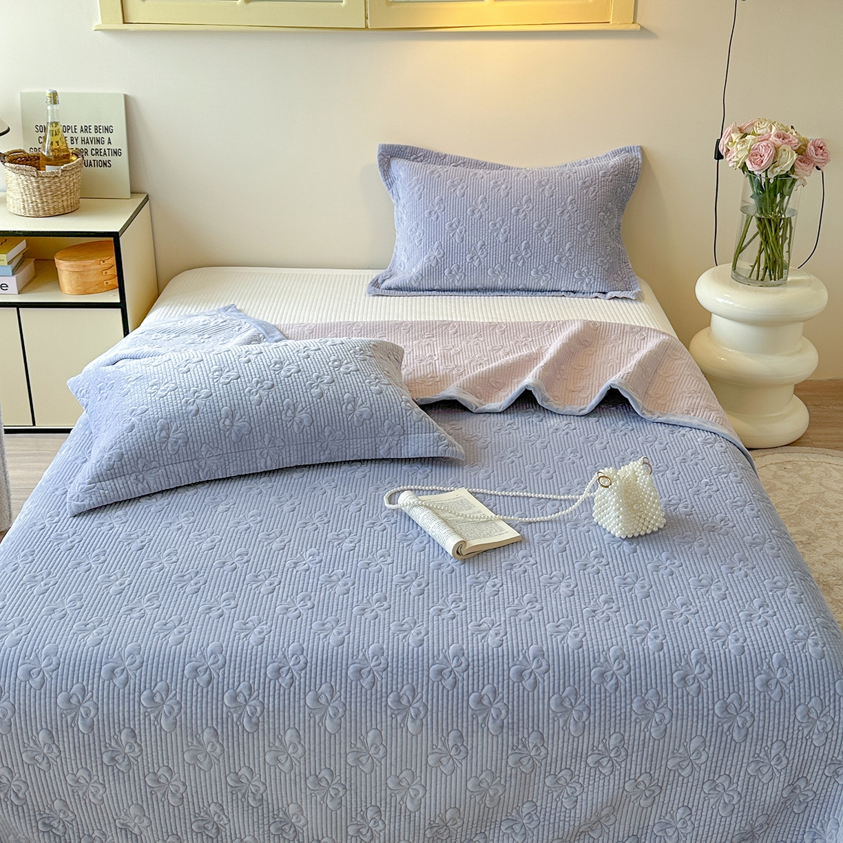 91家纺网 家纺一手货源 找家纺 琳可家居 2025新款蝴蝶系列棉加绒床盖 绒蝴蝶-紫韵