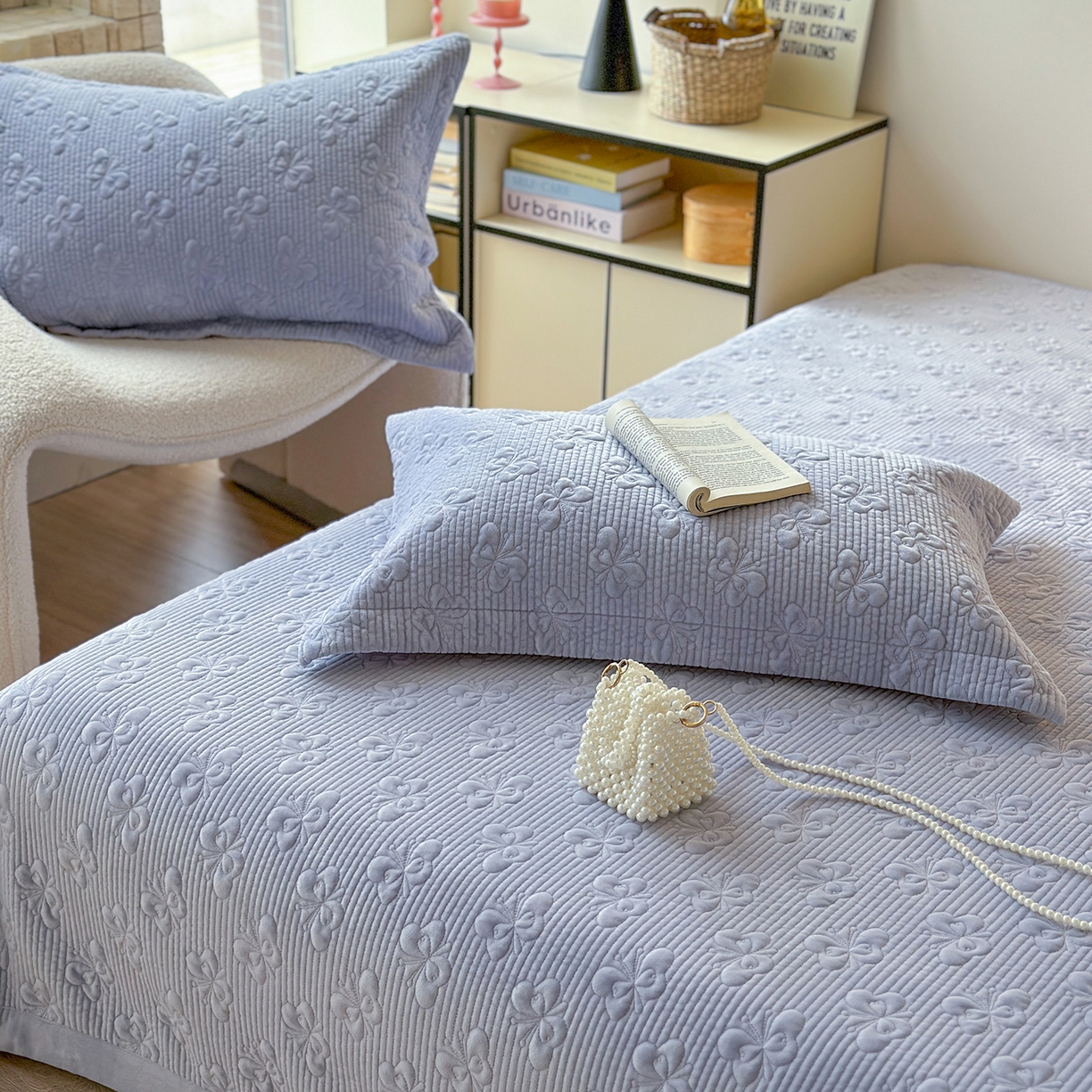 91家纺网 家纺一手货源 找家纺 琳可家居 2025新款蝴蝶系列棉加绒床盖 绒蝴蝶-紫韵