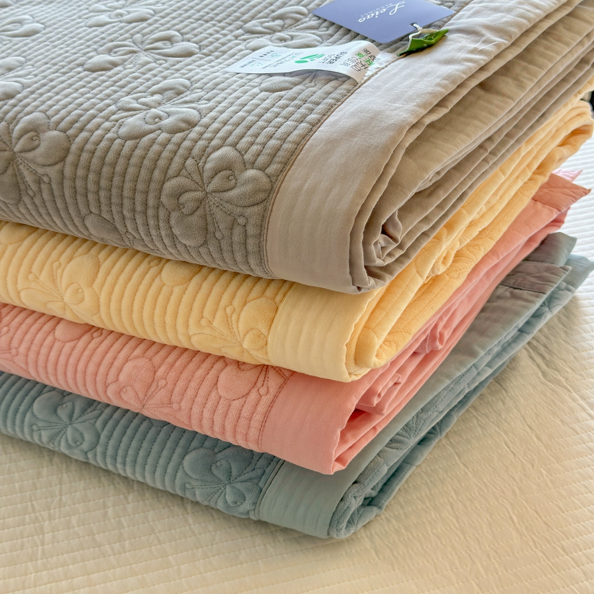 91家纺网 家纺一手货源 找家纺 琳可家居 2025新款蝴蝶系列棉加绒床盖 组合