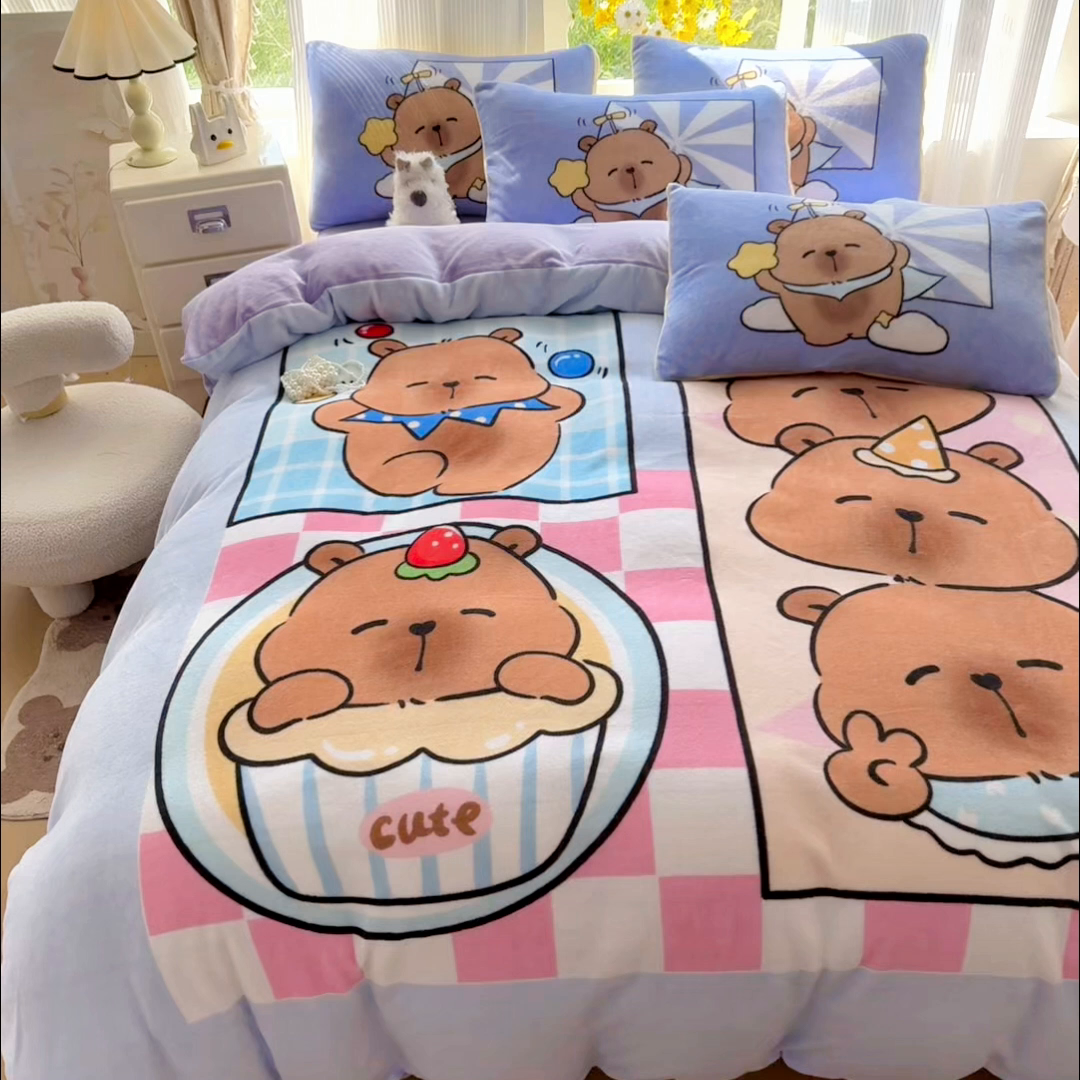 91家纺网 家纺一手货源 找家纺 浩诚 2025新款高克重原创设计牛奶绒大版卡通四件套第2批 调皮巴拉