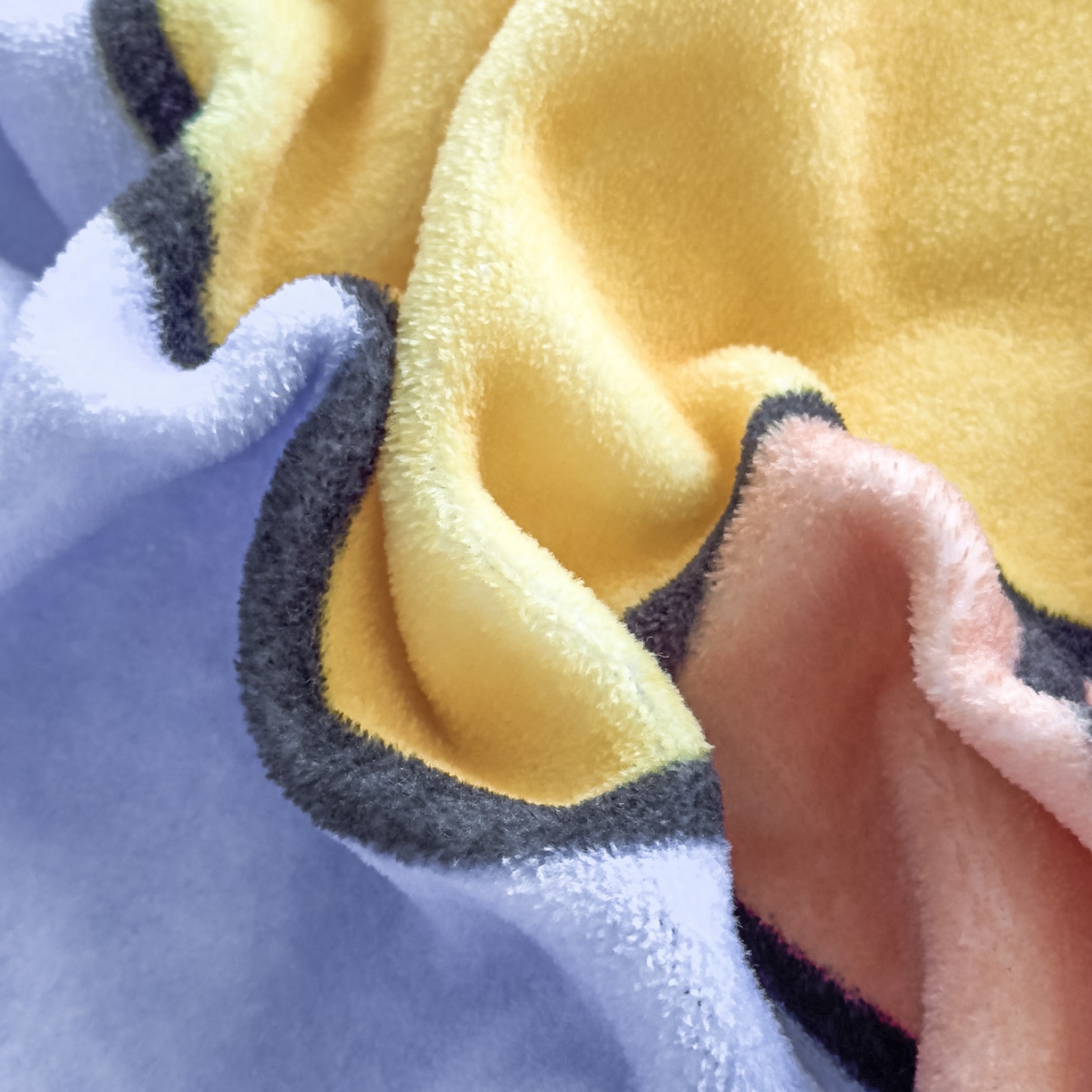 91家纺网 家纺一手货源 找家纺 浩诚 2025新款高克重原创设计牛奶绒大版卡通四件套第2批 飞行员卡卡