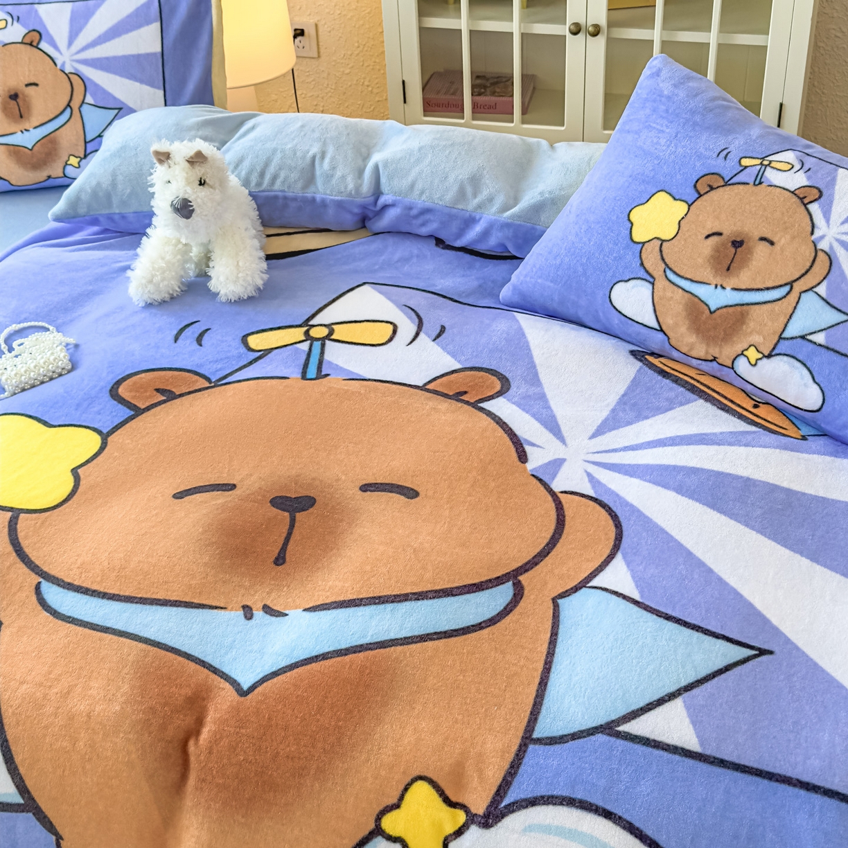 91家纺网 家纺一手货源 找家纺 浩诚 2025新款高克重原创设计牛奶绒大版卡通四件套第2批 飞行员卡卡