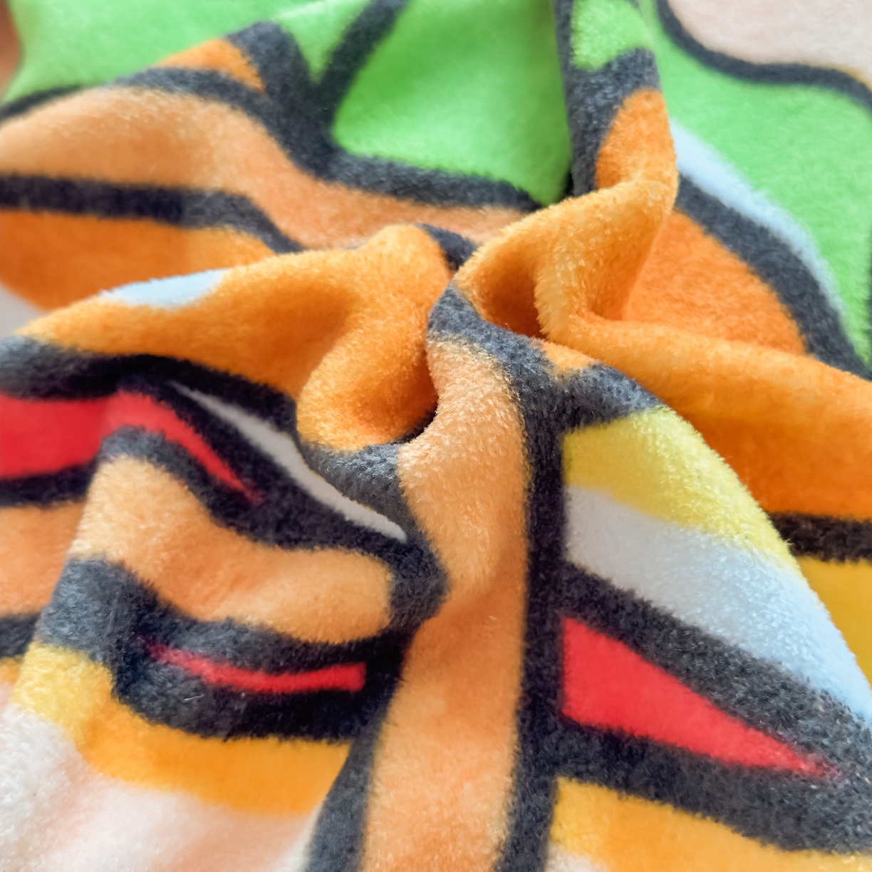 91家纺网 家纺一手货源 找家纺 浩诚 2025新款高克重原创设计牛奶绒大版卡通四件套第2批 汉堡巴拉