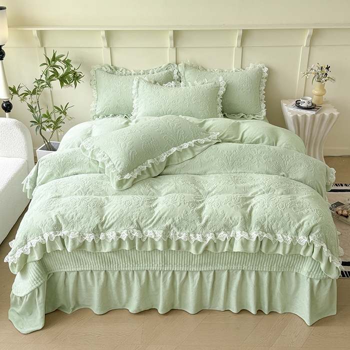 91家纺网 家纺一手货源 找家纺 （总）雅眠居  2025新款韩版花边高克重雕花绒牛奶绒床盖四件套