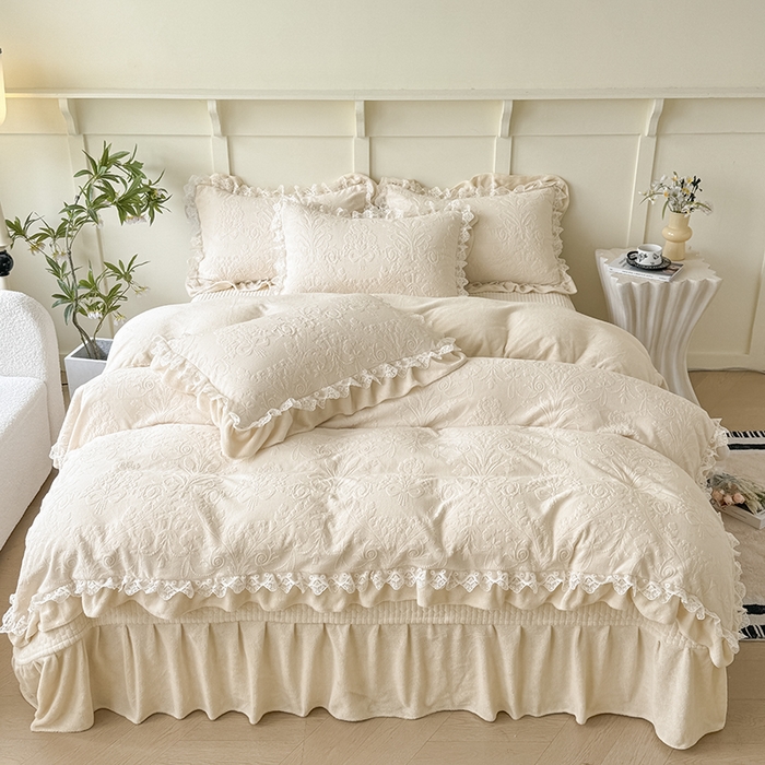 91家纺网 家纺一手货源 找家纺 （总）雅眠居  2025新款韩版花边高克重雕花绒牛奶绒床盖四件套