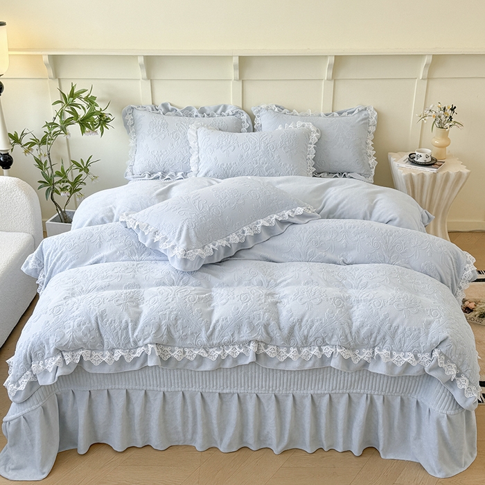 91家纺网 家纺一手货源 找家纺 （总）雅眠居  2025新款韩版花边高克重雕花绒牛奶绒床盖四件套