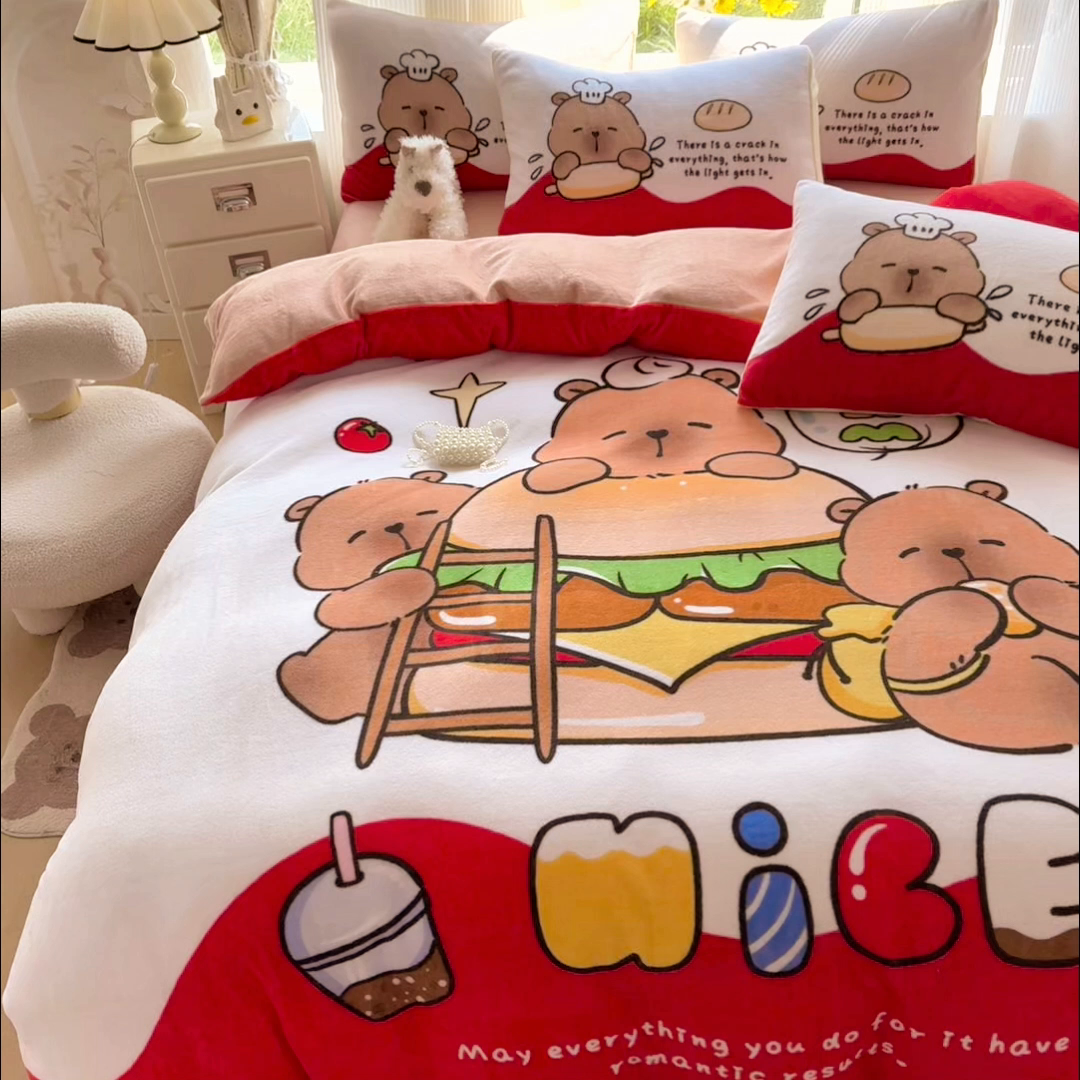 91家纺网 家纺一手货源 找家纺 浩诚 2025新款高克重原创设计牛奶绒大版卡通四件套第2批 汉堡巴拉