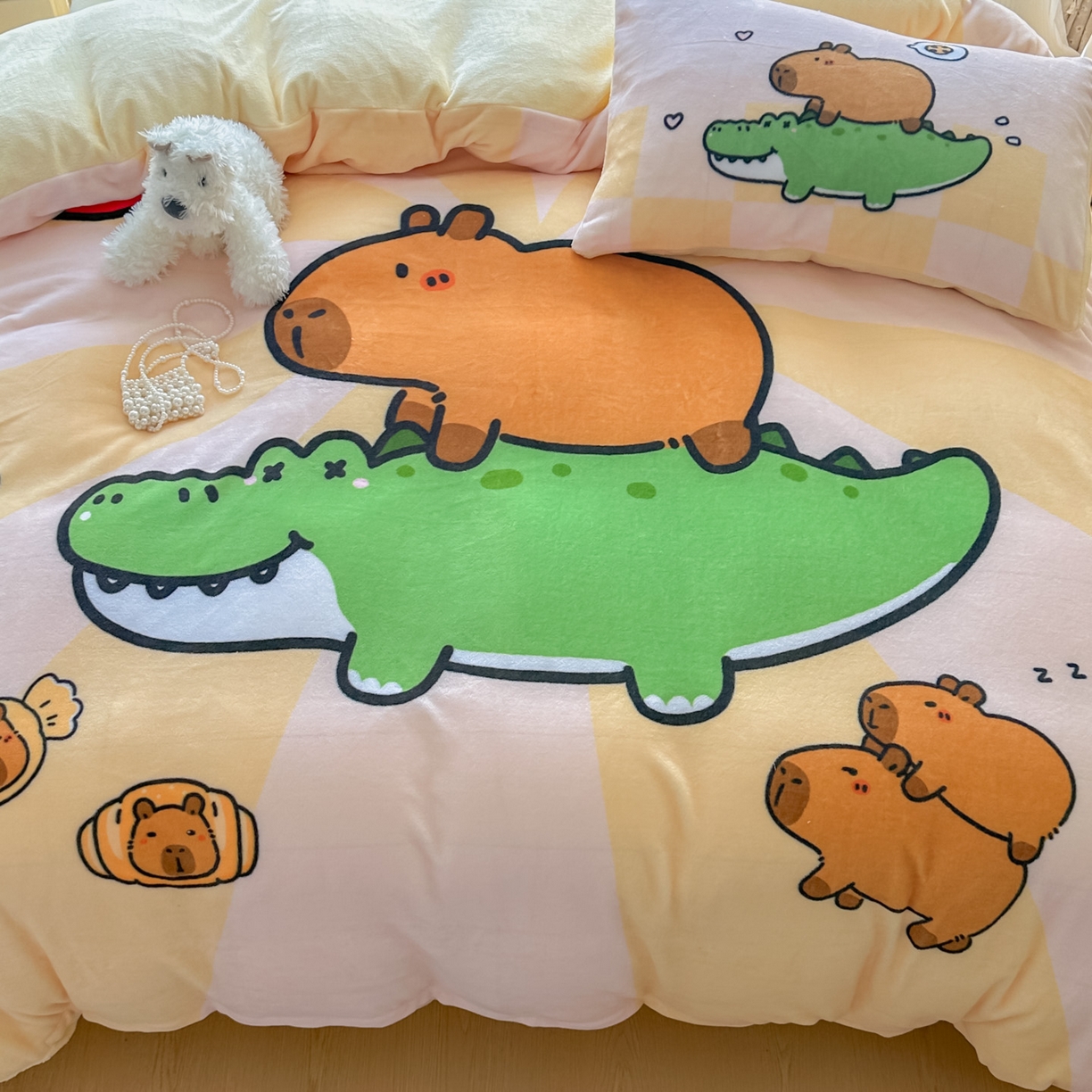 91家纺网 家纺一手货源 找家纺 浩诚 2025新款高克重原创设计牛奶绒大版卡通四件套第2批 趴趴巴拉