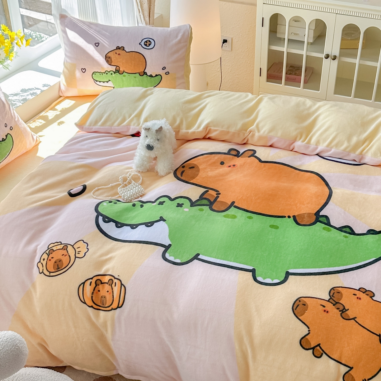 91家纺网 家纺一手货源 找家纺 浩诚 2025新款高克重原创设计牛奶绒大版卡通四件套第2批 趴趴巴拉