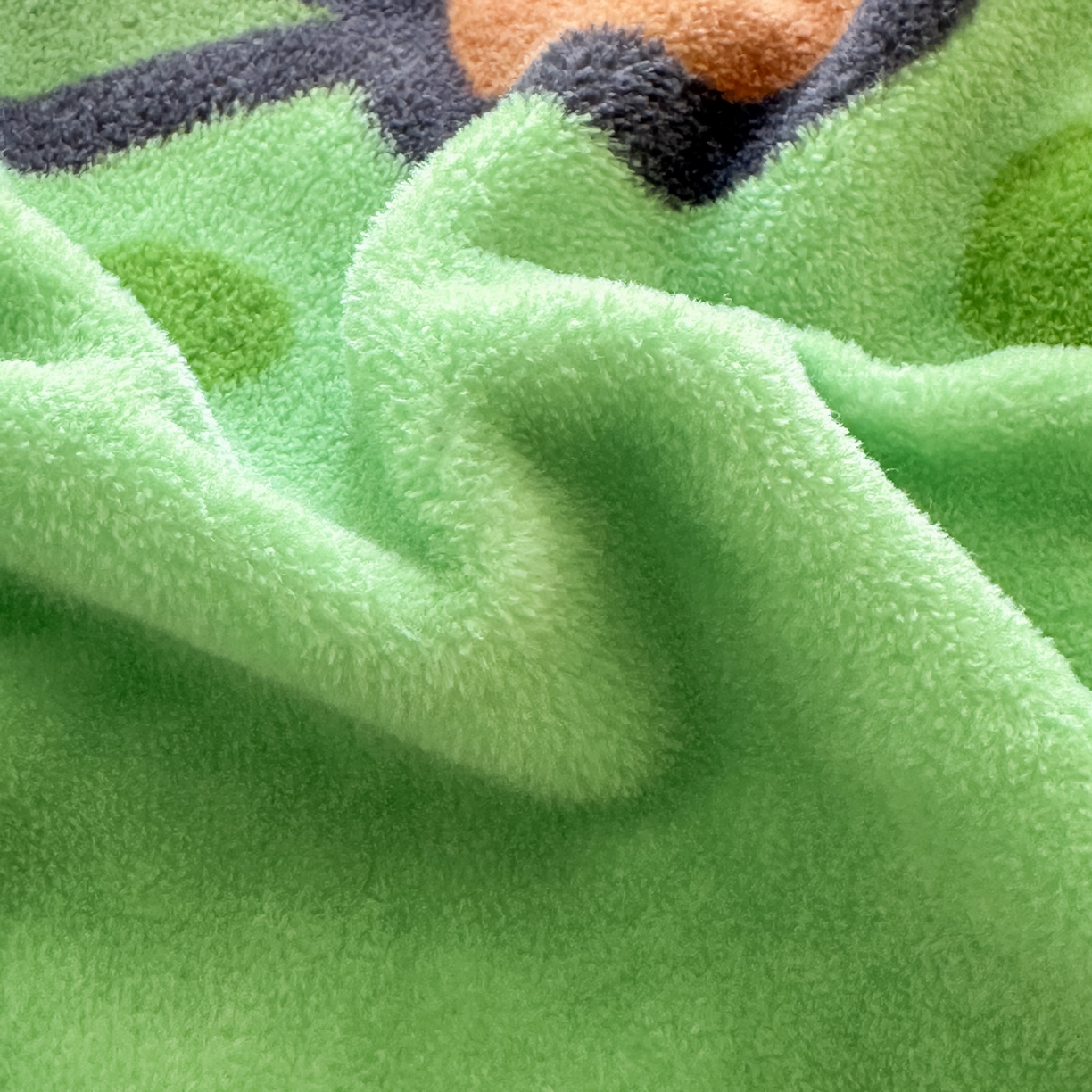 91家纺网 家纺一手货源 找家纺 浩诚 2025新款高克重原创设计牛奶绒大版卡通四件套第2批 趴趴巴拉