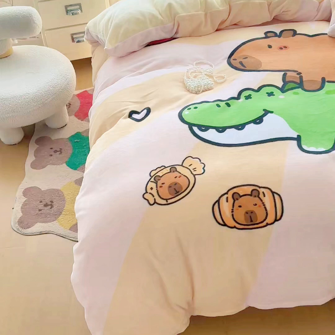 91家纺网 家纺一手货源 找家纺 浩诚 2025新款高克重原创设计牛奶绒大版卡通四件套第2批 趴趴巴拉