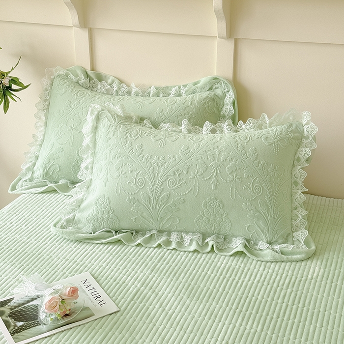 91家纺网 家纺一手货源 找家纺 （总）雅眠居  2025新款韩版花边高克重雕花绒牛奶绒床盖四件套