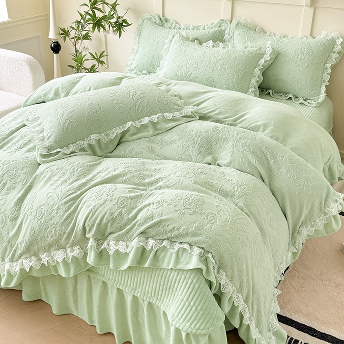 91家纺网 家纺一手货源 找家纺 （总）雅眠居  2025新款韩版花边高克重雕花绒牛奶绒床盖四件套