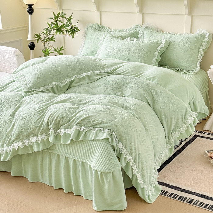 91家纺网 家纺一手货源 找家纺 （总）雅眠居  2025新款韩版花边高克重雕花绒牛奶绒床盖四件套