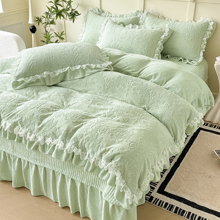 91家纺网 家纺一手货源 找家纺 （总）雅眠居  2025新款韩版花边高克重雕花绒牛奶绒床盖四件套