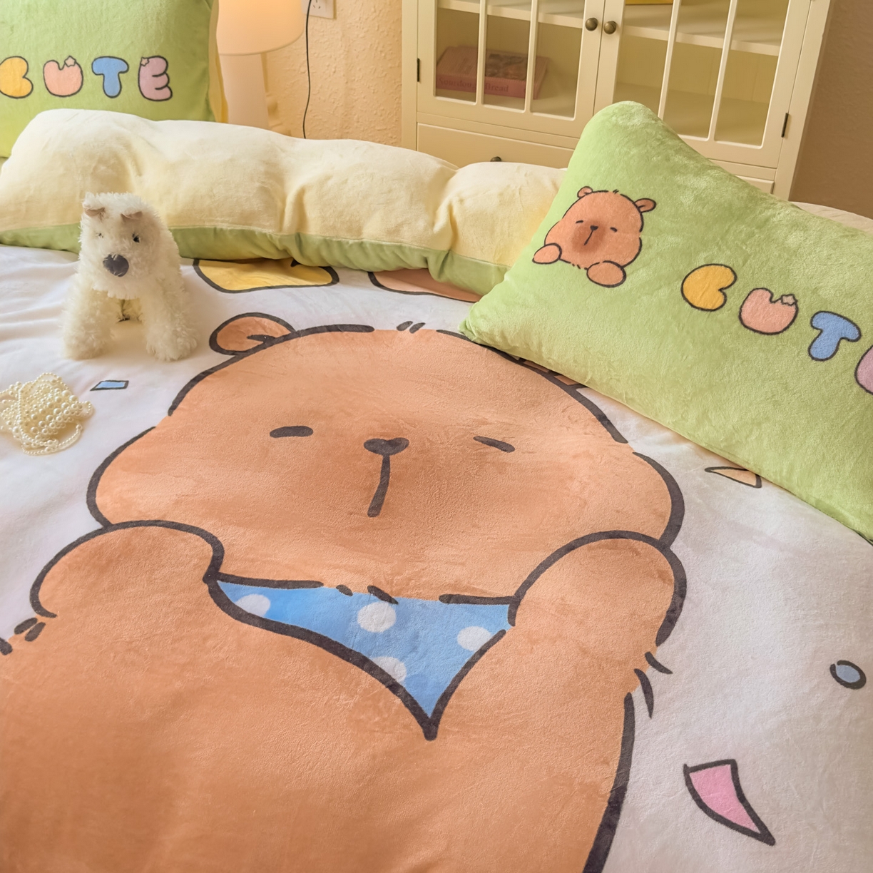 91家纺网 家纺一手货源 找家纺 浩诚 2025新款高克重原创设计牛奶绒大版卡通四件套第2批 水豚巴拉