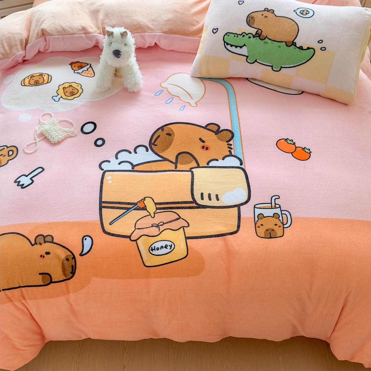 91家纺网 家纺一手货源 找家纺 浩诚 2025新款高克重原创设计牛奶绒大版卡通四件套第2批 向往的生活