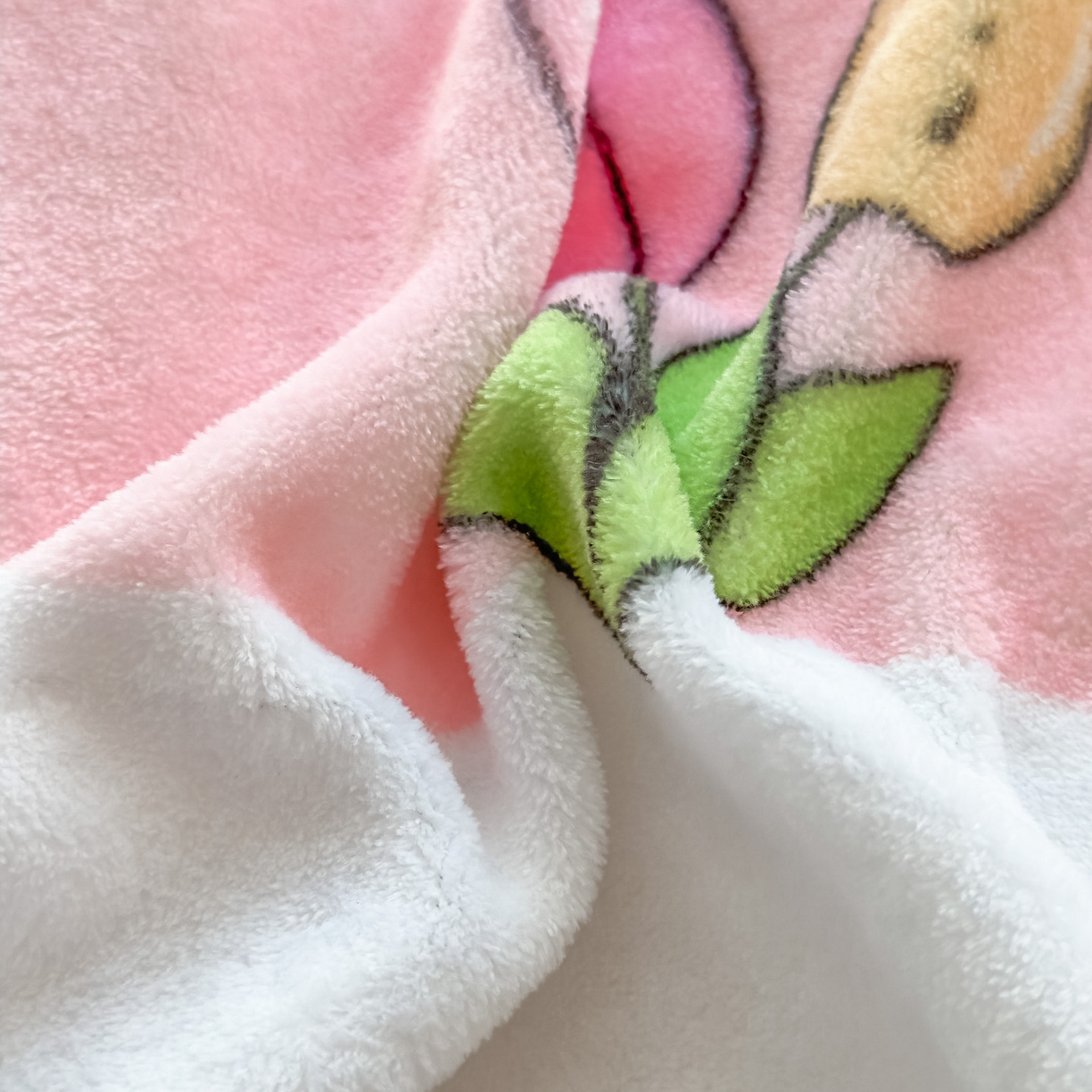 91家纺网 家纺一手货源 找家纺 浩诚 2025新款高克重原创设计牛奶绒大版卡通四件套第2批 幸运巴拉