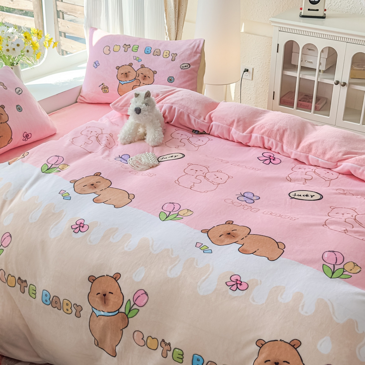 91家纺网 家纺一手货源 找家纺 浩诚 2025新款高克重原创设计牛奶绒大版卡通四件套第2批 幸运巴拉