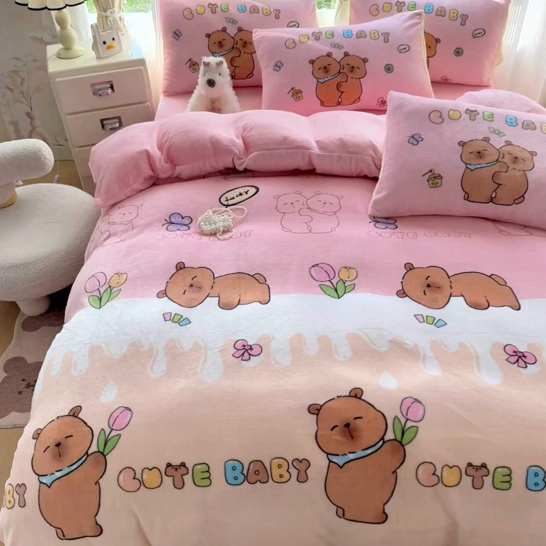 91家纺网 家纺一手货源 找家纺 浩诚 2025新款高克重原创设计牛奶绒大版卡通四件套第2批 幸运巴拉