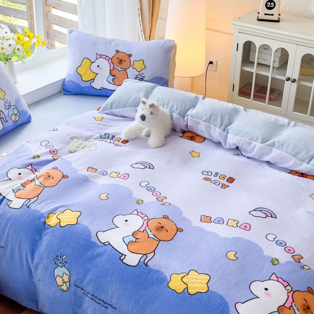 91家纺网 家纺一手货源 找家纺 浩诚 2025新款高克重原创设计牛奶绒大版卡通四件套第2批 旋转巴拉