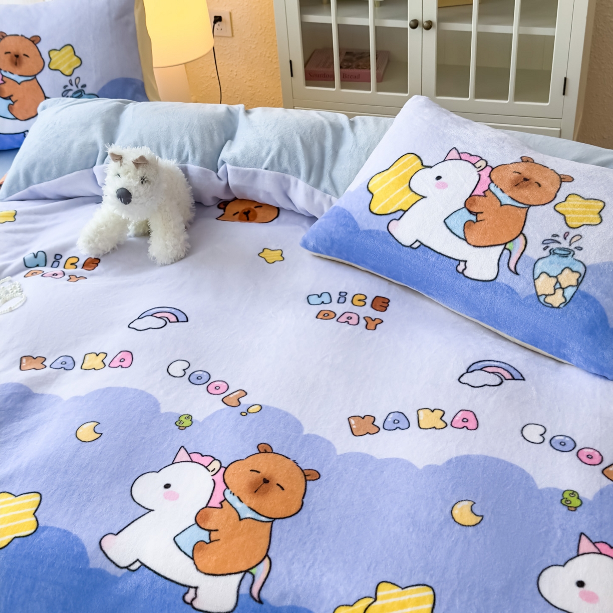 91家纺网 家纺一手货源 找家纺 浩诚 2025新款高克重原创设计牛奶绒大版卡通四件套第2批 旋转巴拉