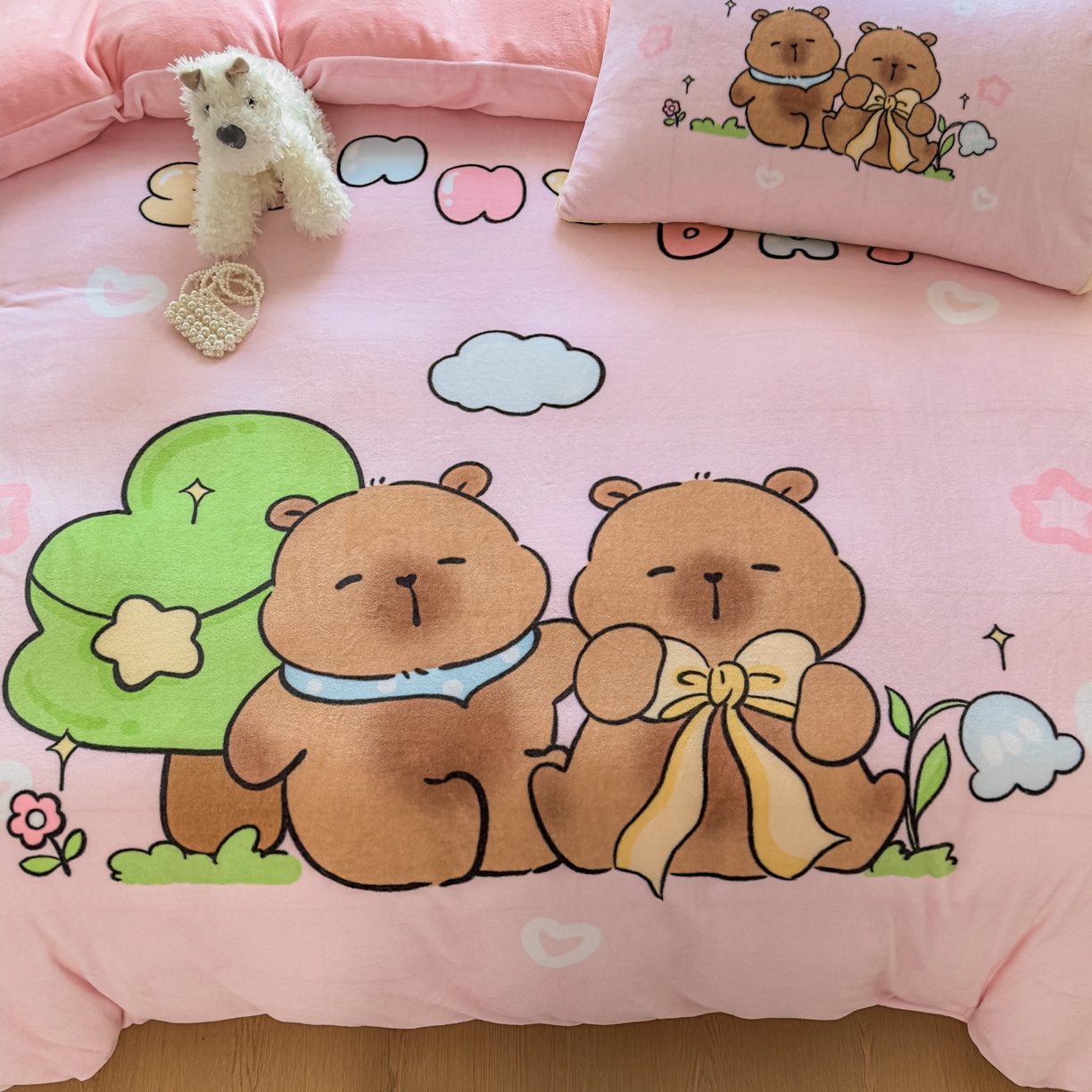 91家纺网 家纺一手货源 找家纺 浩诚 2025新款高克重原创设计牛奶绒大版卡通四件套第2批 阳光巴拉