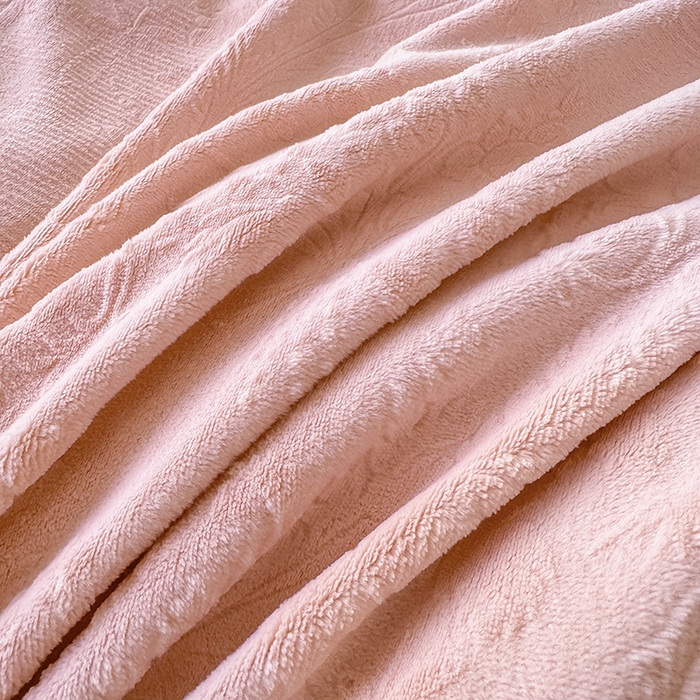 91家纺网 家纺一手货源 找家纺 雅眠居  2025新款韩版花边高克重雕花绒牛奶绒床盖四件套 安娜花园-樱花粉