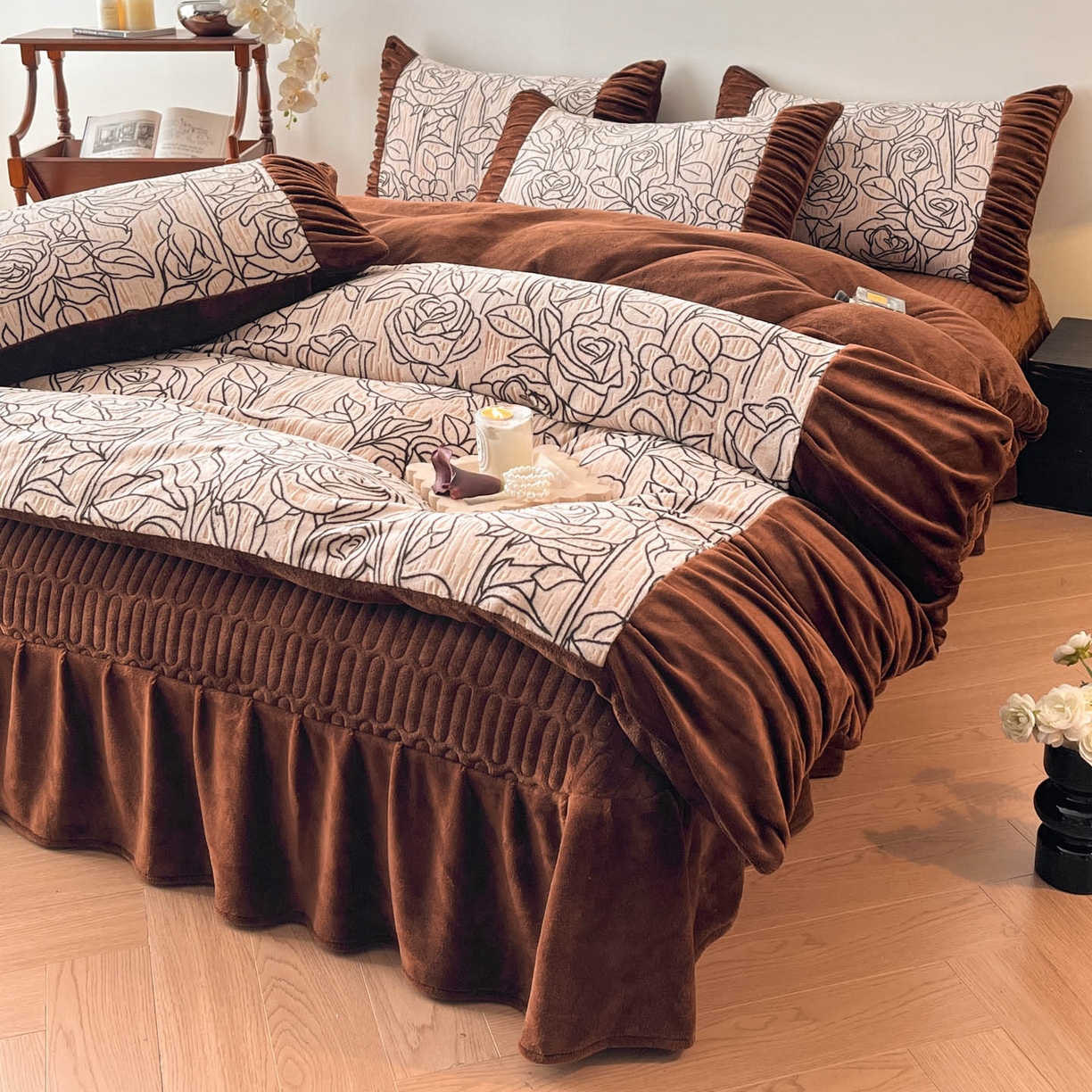 91家纺网 家纺一手货源 找家纺 （总）金阳光家纺 2025新款雕花绒色烂牛奶绒法式泡泡袖牛奶绒床单床盖四件套