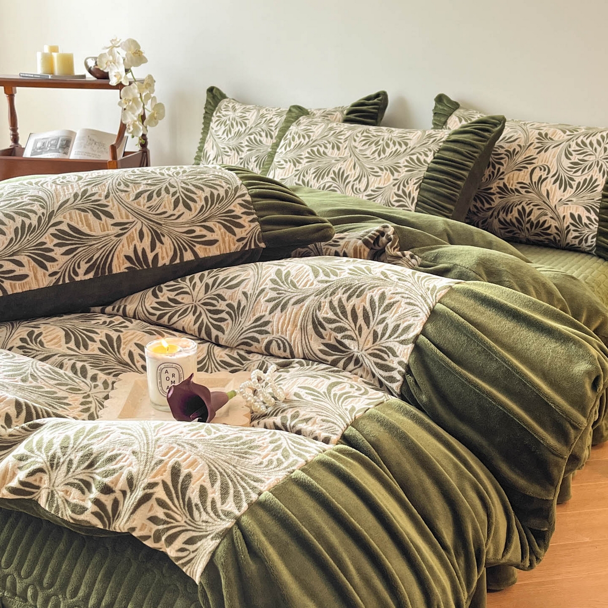 91家纺网 家纺一手货源 找家纺 金阳光家纺 2025新款雕花绒色烂牛奶绒法式泡泡袖牛奶绒床单床盖四件套 香谢落叶-巴洛克