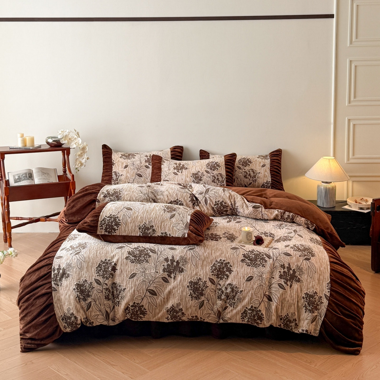 91家纺网 家纺一手货源 找家纺 金阳光家纺 2025新款雕花绒色烂牛奶绒法式泡泡袖牛奶绒床单床盖四件套 香谢落叶-花絮