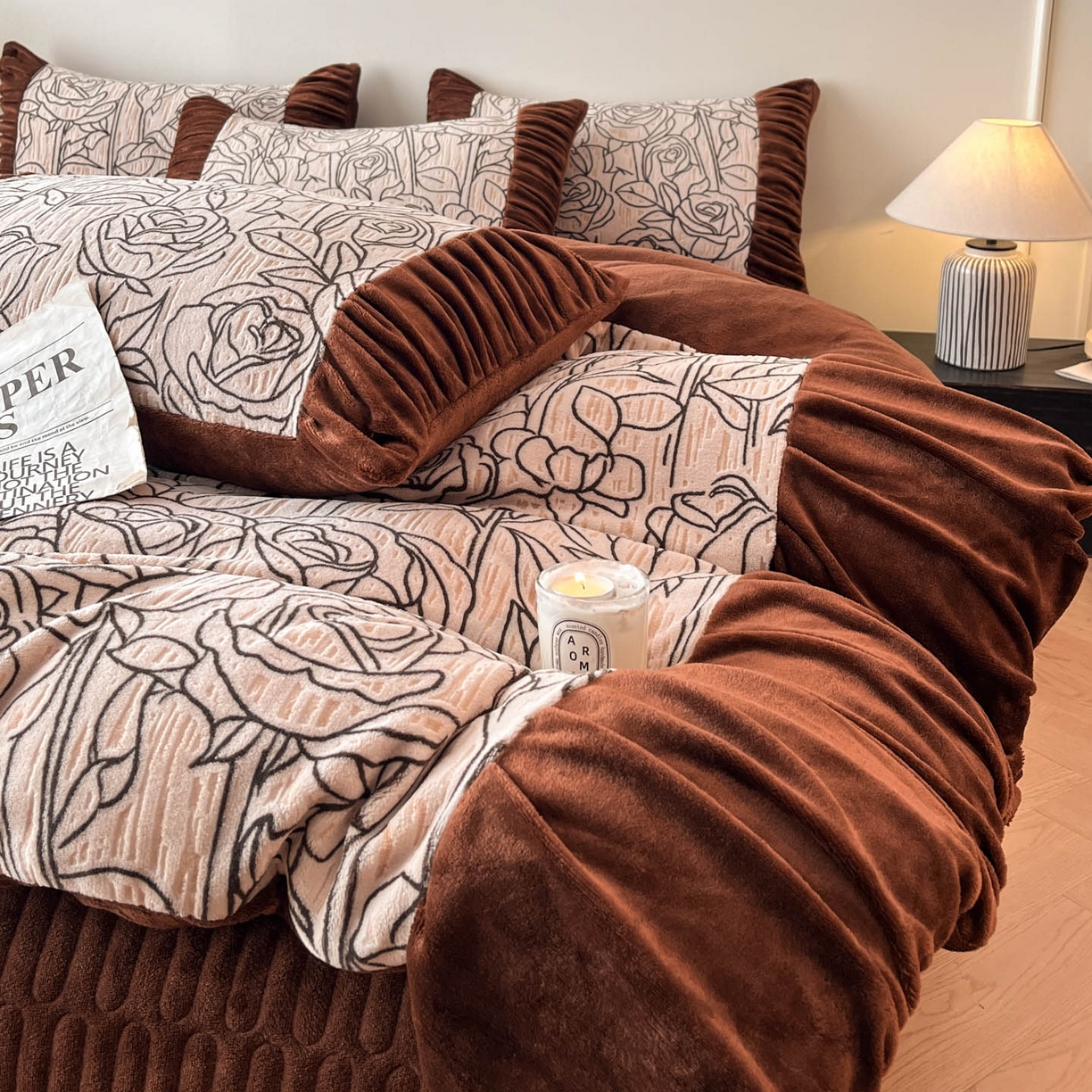 91家纺网 家纺一手货源 找家纺 金阳光家纺 2025新款雕花绒色烂牛奶绒法式泡泡袖牛奶绒床单床盖四件套 香谢落叶-塞丽娜