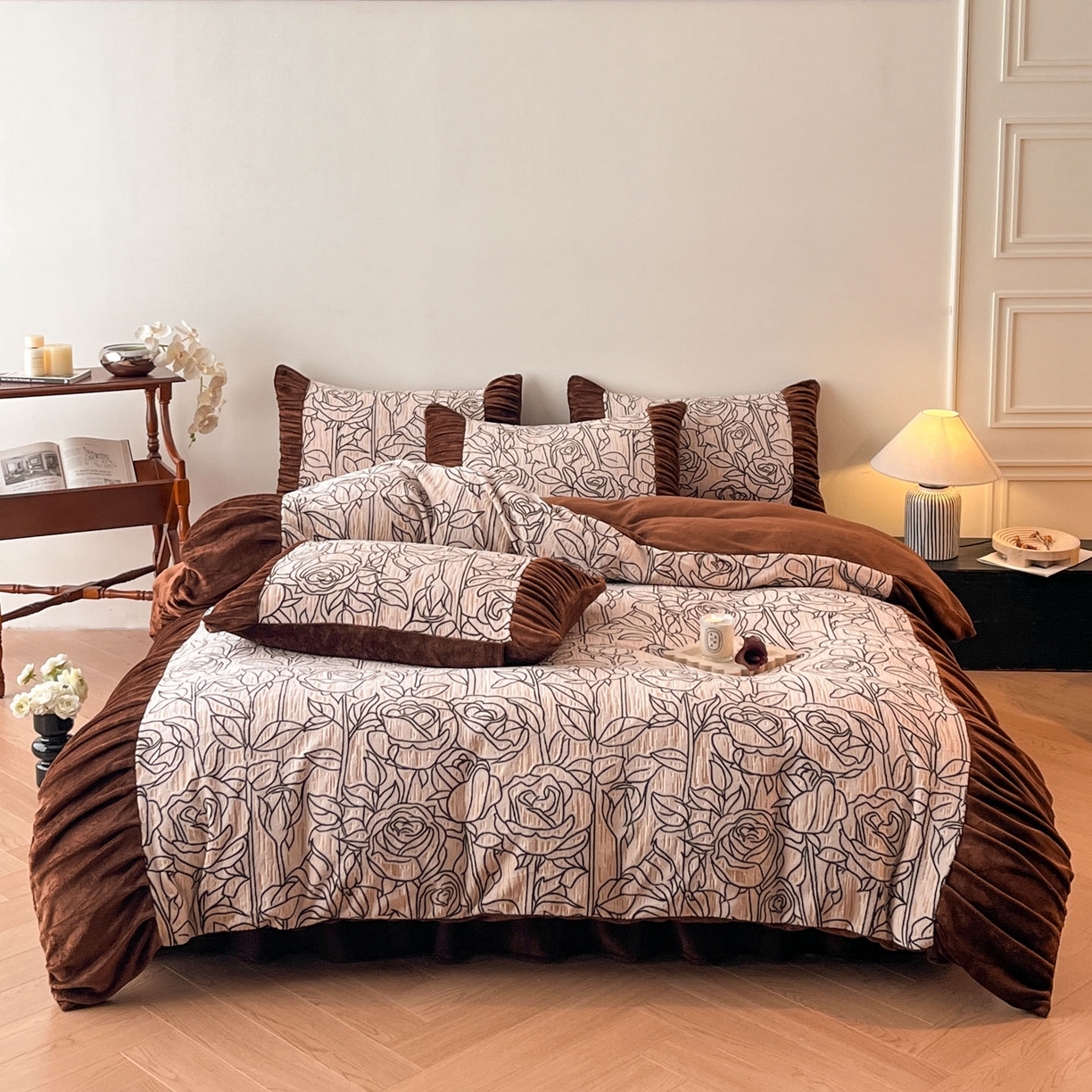 91家纺网 家纺一手货源 找家纺 金阳光家纺 2025新款雕花绒色烂牛奶绒法式泡泡袖牛奶绒床单床盖四件套 香谢落叶-塞丽娜