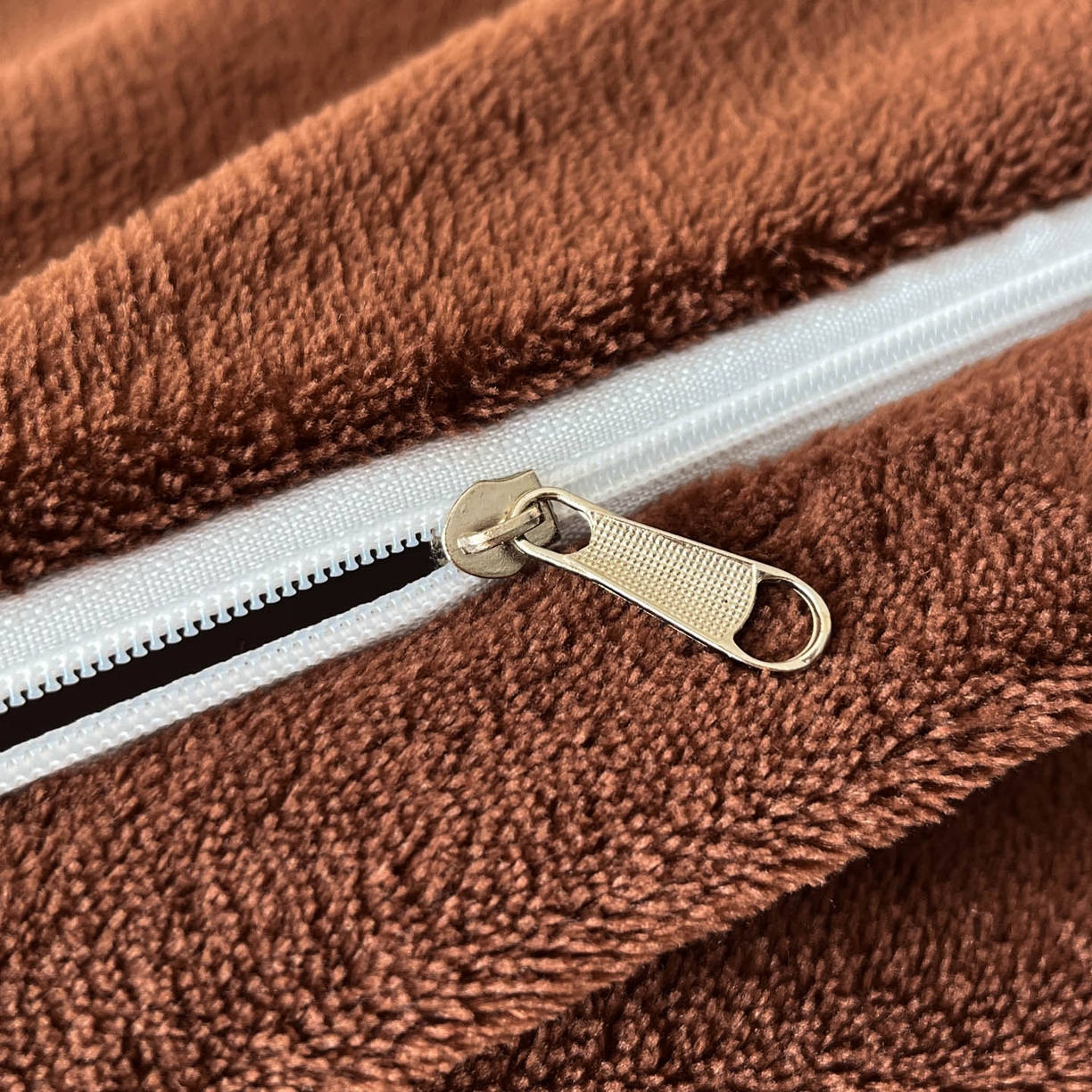 91家纺网 家纺一手货源 找家纺 金阳光家纺 2025新款雕花绒色烂牛奶绒法式泡泡袖牛奶绒床单床盖四件套 香谢落叶-塞丽娜