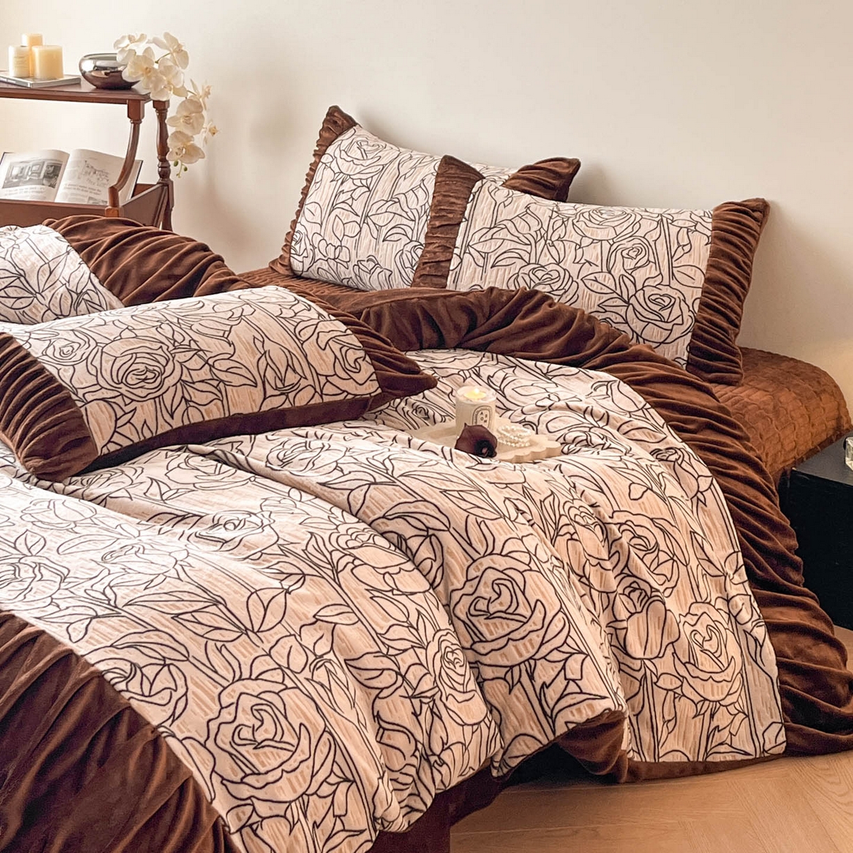 91家纺网 家纺一手货源 找家纺 金阳光家纺 2025新款雕花绒色烂牛奶绒法式泡泡袖牛奶绒床单床盖四件套 香谢落叶-塞丽娜