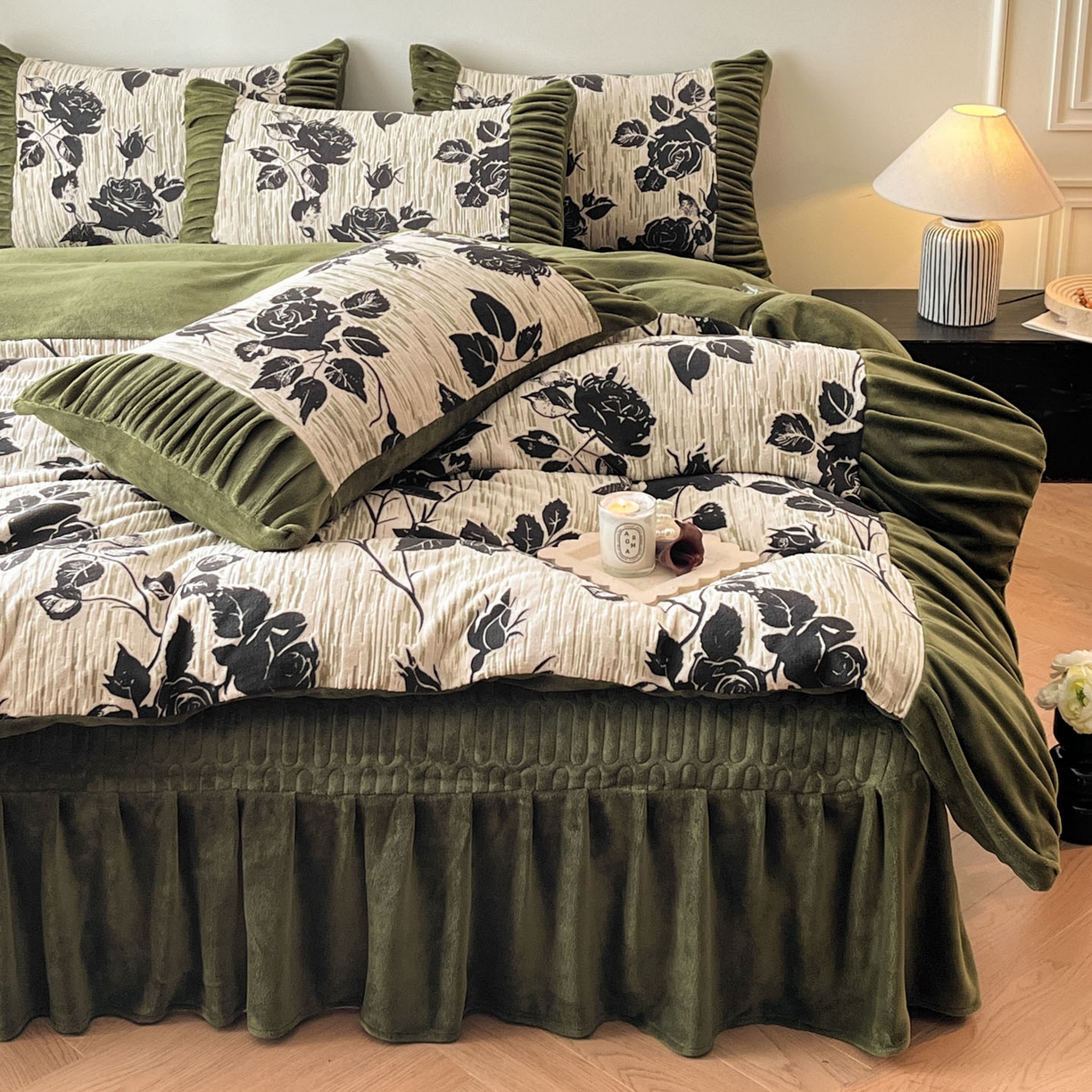 91家纺网 家纺一手货源 找家纺 金阳光家纺 2025新款雕花绒色烂牛奶绒法式泡泡袖牛奶绒床单床盖四件套 香谢落叶-小夜曲