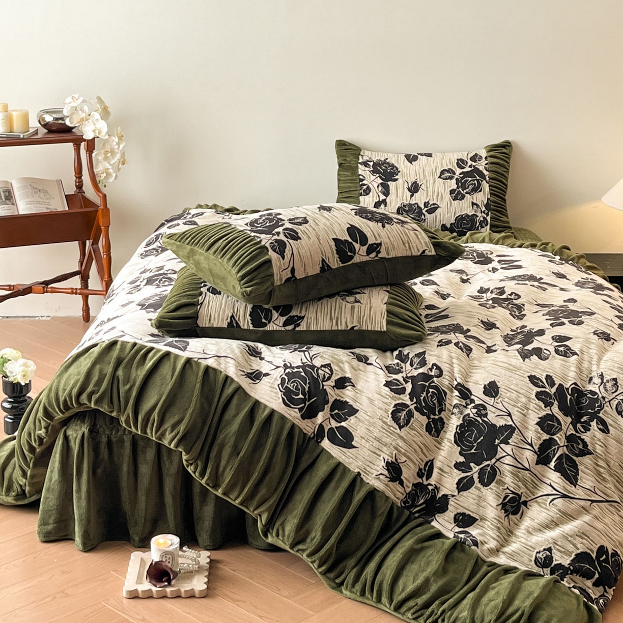 91家纺网 家纺一手货源 找家纺 金阳光家纺 2025新款雕花绒色烂牛奶绒法式泡泡袖牛奶绒床单床盖四件套 香谢落叶-小夜曲