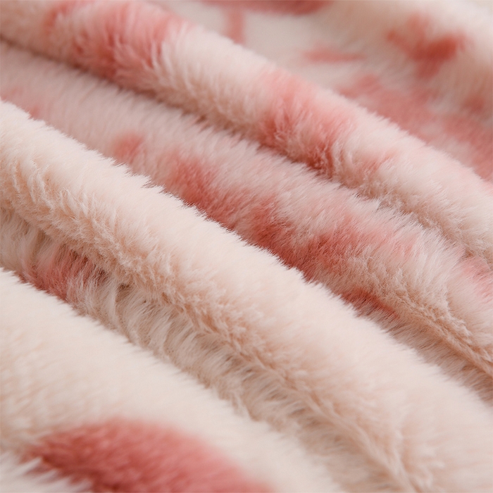 91家纺网 家纺一手货源 找家纺 德比尔斯  2025新款兔毛绒兔兔绒牛奶绒四件套床盖款 花间密语