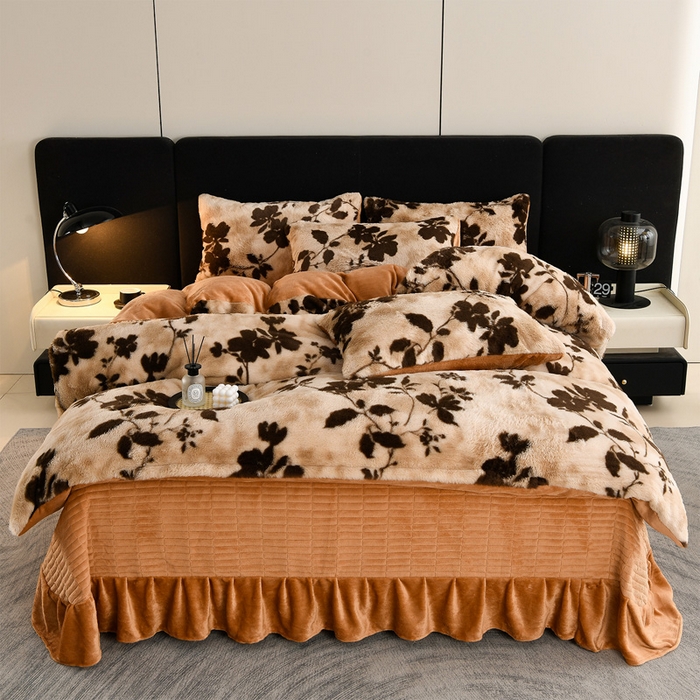 91家纺网 家纺一手货源 找家纺 德比尔斯  2025新款兔毛绒兔兔绒牛奶绒四件套床盖款 花漾间