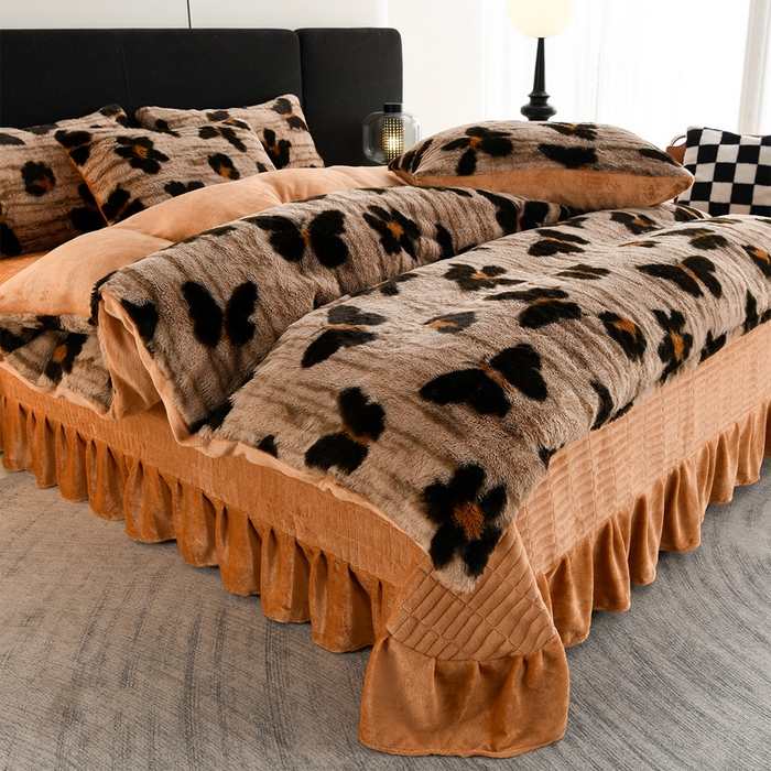 91家纺网 家纺一手货源 找家纺 德比尔斯  2025新款兔毛绒兔兔绒牛奶绒四件套床盖款 幻蝶咖