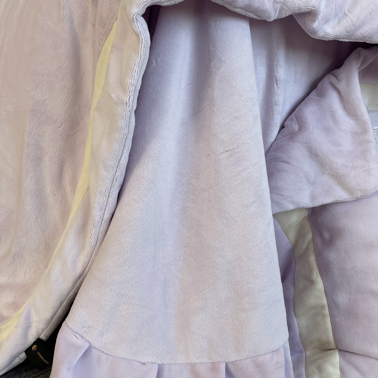 91家纺网 家纺一手货源 找家纺 莱豫家纺 2025秋冬新款加厚全消光绣花牛奶绒四件套标准12斤加大14斤送包装 马德里紫