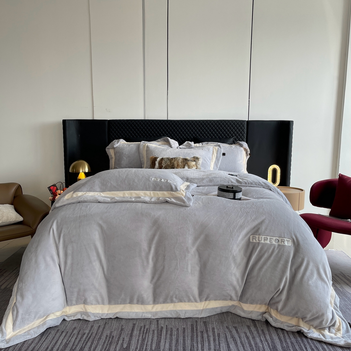 91家纺网 家纺一手货源 找家纺 莱豫家纺 2025秋冬新款加厚全消光绣花牛奶绒四件套标准12斤加大14斤送包装 马德里蓝灰