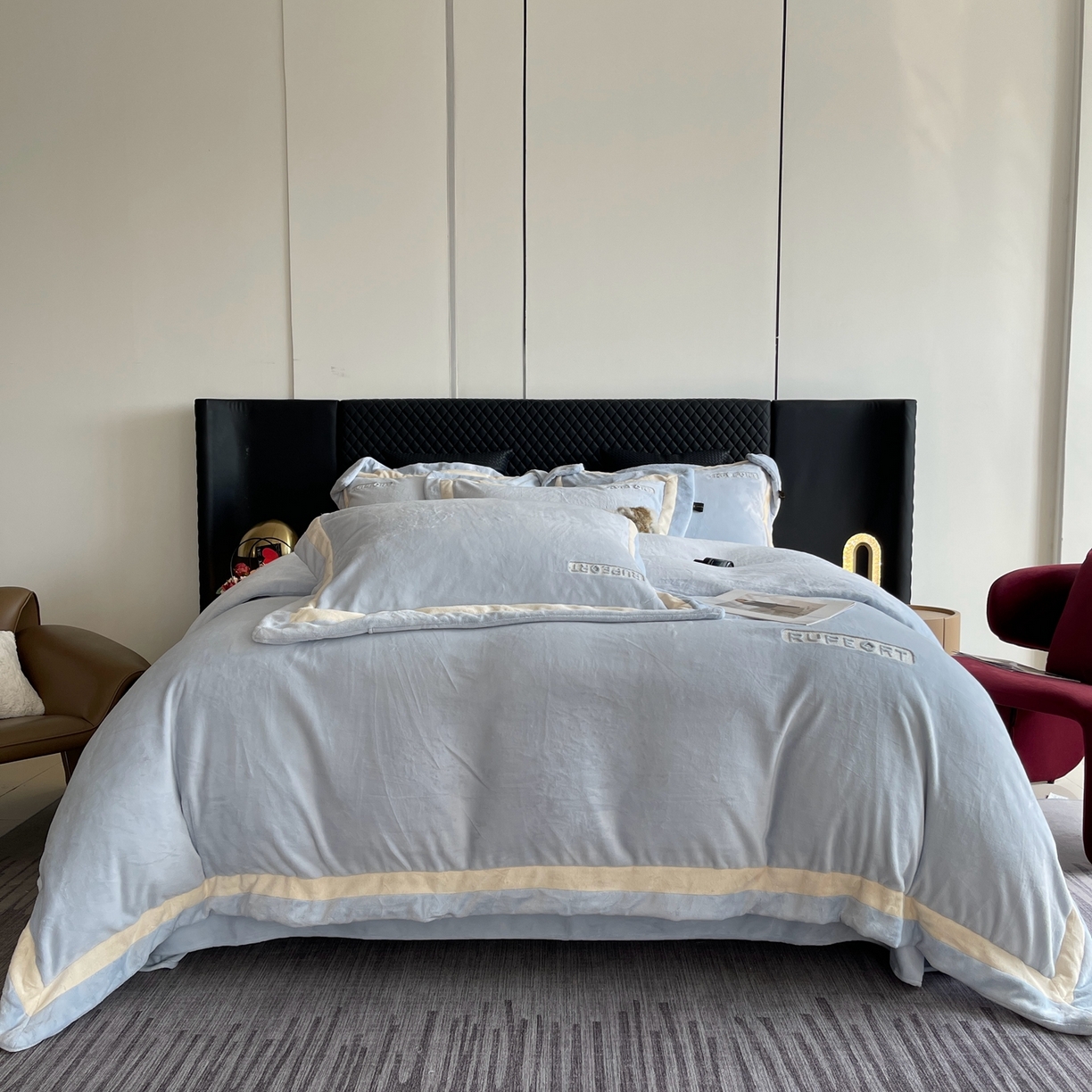 91家纺网 家纺一手货源 找家纺 莱豫家纺 2025秋冬新款加厚全消光绣花牛奶绒四件套标准12斤加大14斤送包装 马德里蓝