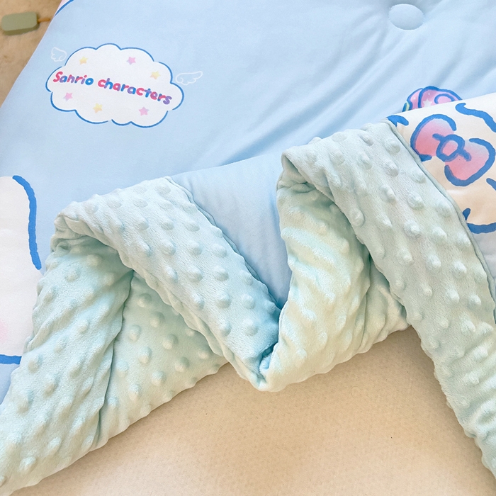 91家纺网 家纺一手货源 找家纺 吉咪兔家纺 25年新款三丽鸥库洛米儿童豆豆被针织棉幼儿园宝宝午睡春秋四季婴儿被子皇冠玉桂狗