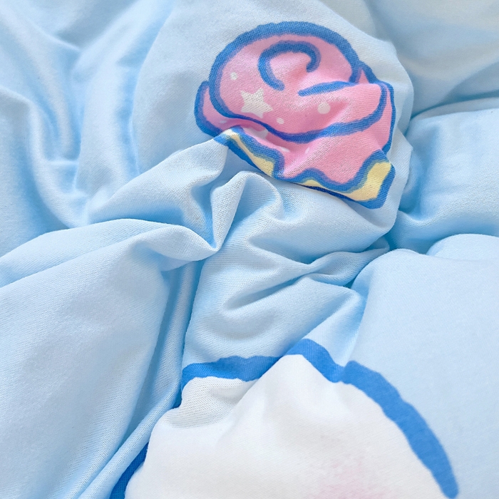 91家纺网 家纺一手货源 找家纺 吉咪兔家纺 25年新款三丽鸥库洛米儿童豆豆被针织棉幼儿园宝宝午睡春秋四季婴儿被子皇冠玉桂狗