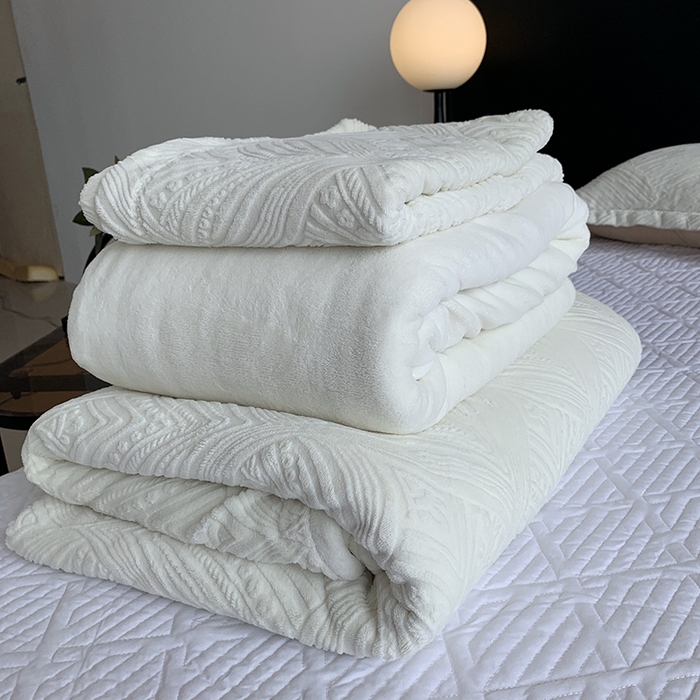 91家纺网 家纺一手货源 找家纺 莱豫家纺 2025新款全消光雕花牛奶绒四件套-流年 流年耀白