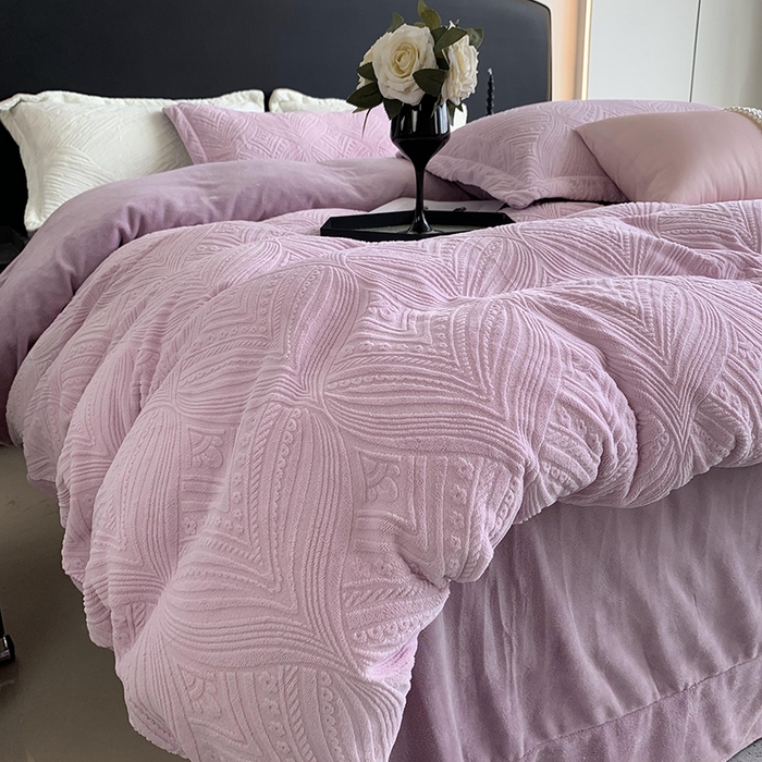 91家纺网 家纺一手货源 找家纺 莱豫家纺 2025新款全消光雕花牛奶绒四件套-流年 流年风信紫